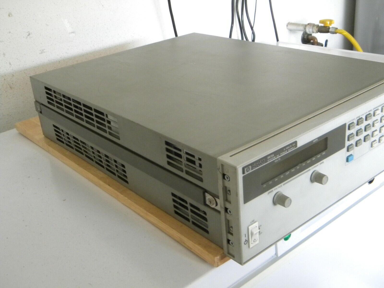 Agilent / HP 6675A Power Supply, 135V, 16A, 2160W Option J06 Agilent / HP 6675A Power Supply, 135V, 16A, 2160W Option J06
